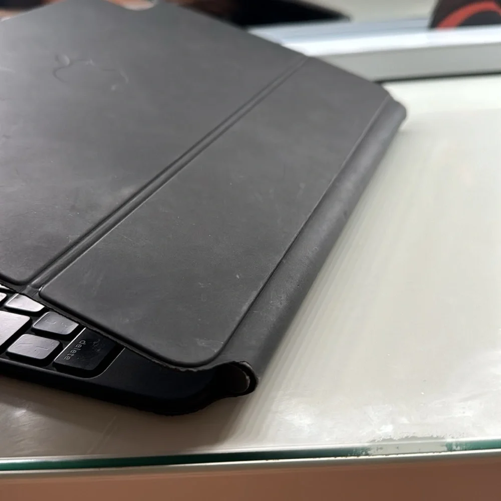Apple iPad Pro 11inch Magic Keyboard- Black